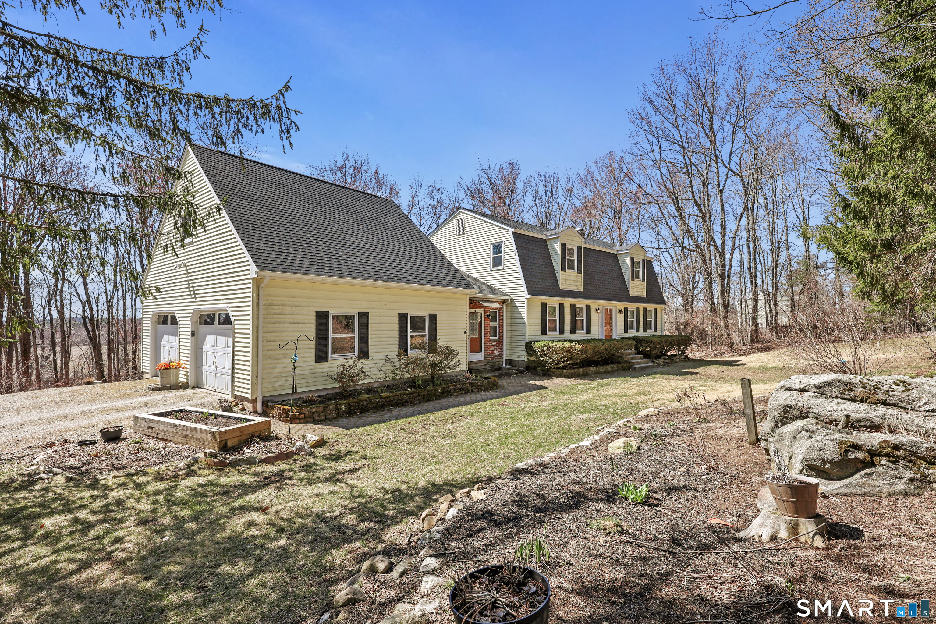 118 S Road Winchester, CT 06098 - Photo 3 of 36