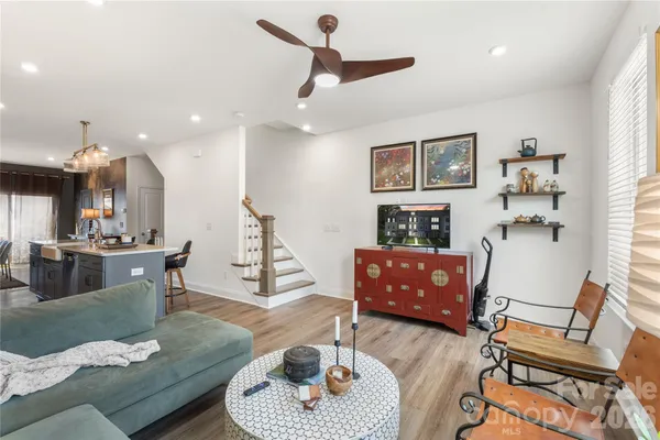 $400,000 | 318 Simeon Drive, Charlotte, NC 28208