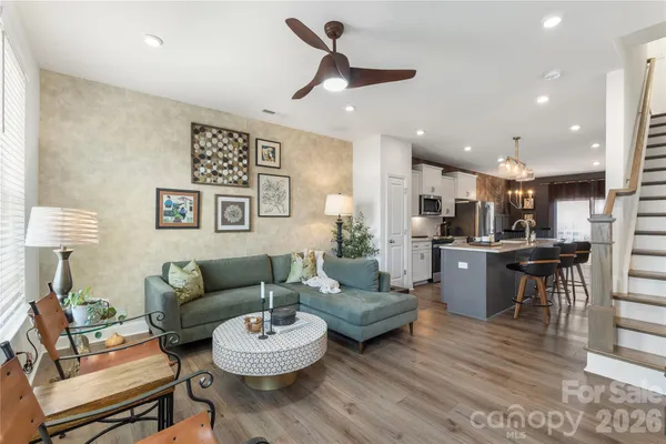 $400,000 | 318 Simeon Drive, Charlotte, NC 28208