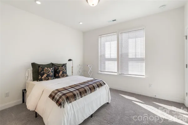 $400,000 | 318 Simeon Drive, Charlotte, NC 28208