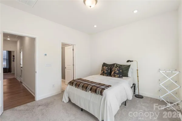 $400,000 | 318 Simeon Drive, Charlotte, NC 28208