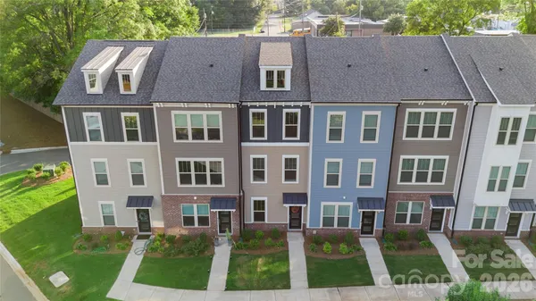 $400,000 | 318 Simeon Drive, Charlotte, NC 28208