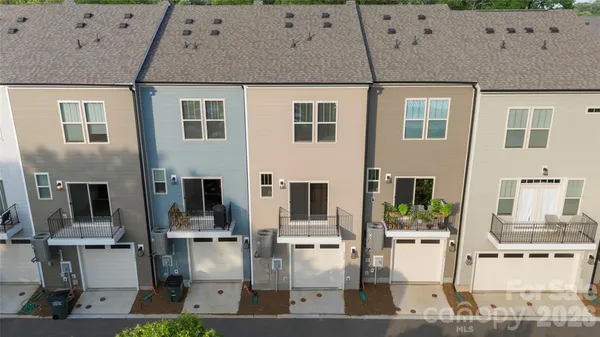 $400,000 | 318 Simeon Drive, Charlotte, NC 28208