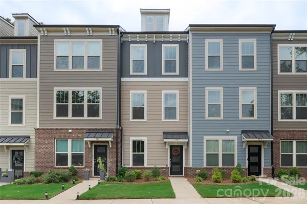 $400,000 | 318 Simeon Drive, Charlotte, NC 28208