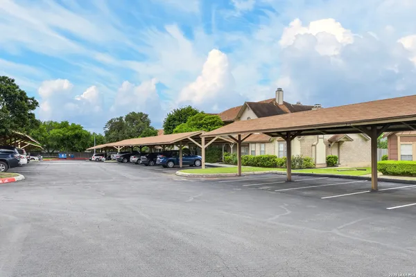 $135,000 | 10254 Dover Ridge, Unit 806, San Antonio, TX 78250
