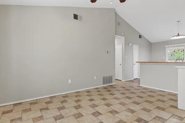 $135,000 | 10254 Dover Ridge, Unit 806, San Antonio, TX 78250