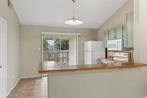 $135,000 | 10254 Dover Ridge, Unit 806, San Antonio, TX 78250