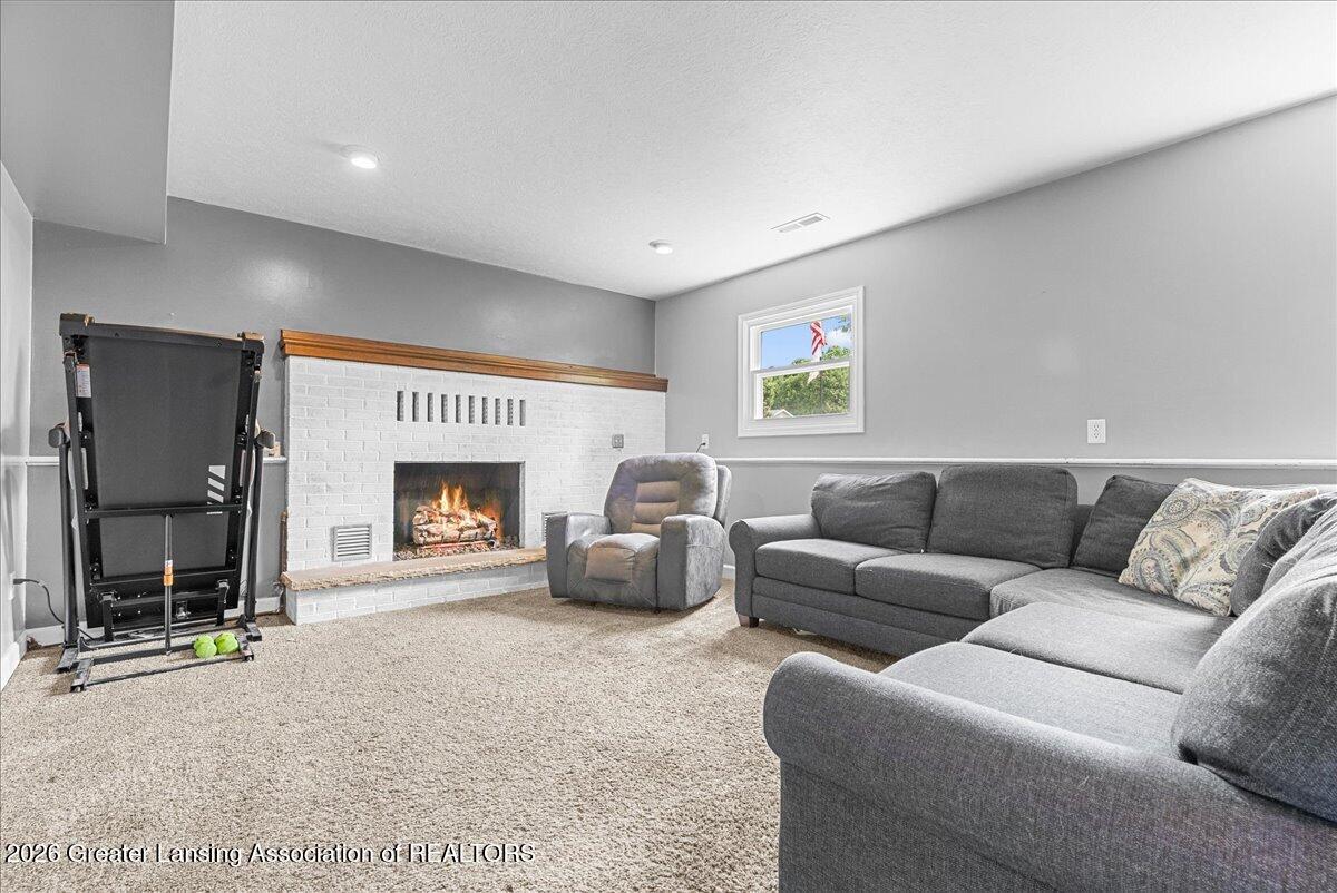 102 Wicklow Road Eaton Rapids, MI 48827 - Photo 27 of 42 17-Media Jett - 11.2
