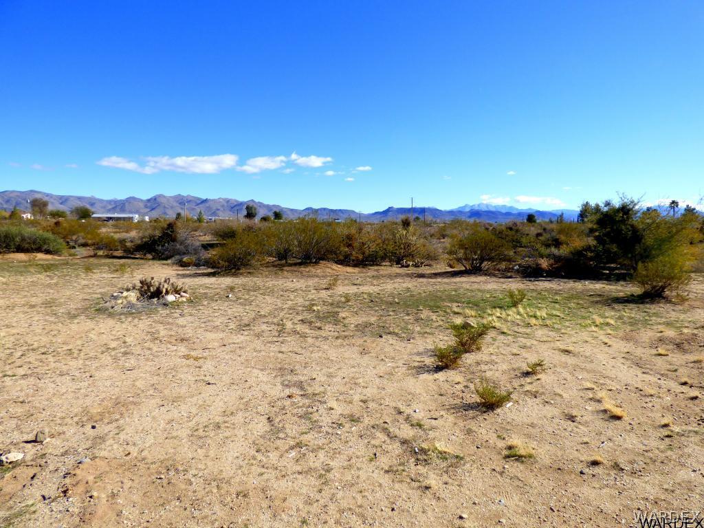 3800 Santa Cruz Road Golden Valley, AZ 86413 - Photo 11 of 23 Back of the property