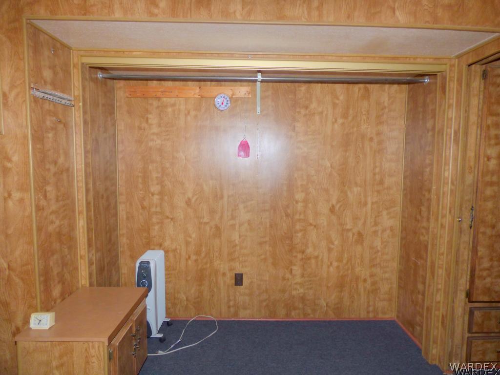 3800 Santa Cruz Road Golden Valley, AZ 86413 - Photo 12 of 23 Closet in bedroom