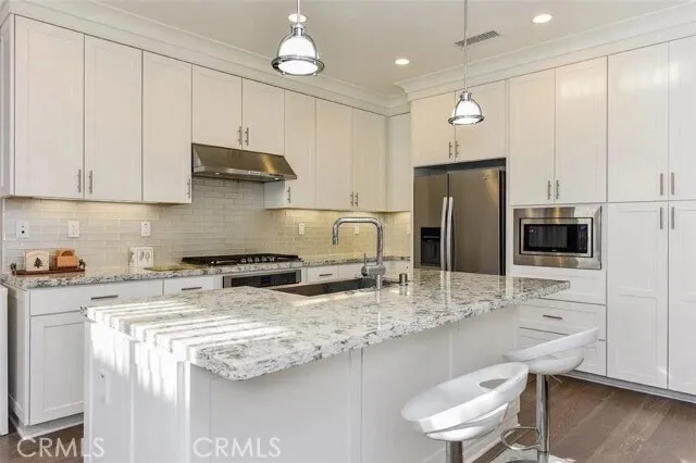 $5,280 | 83 Waterleaf, Irvine, CA 92620