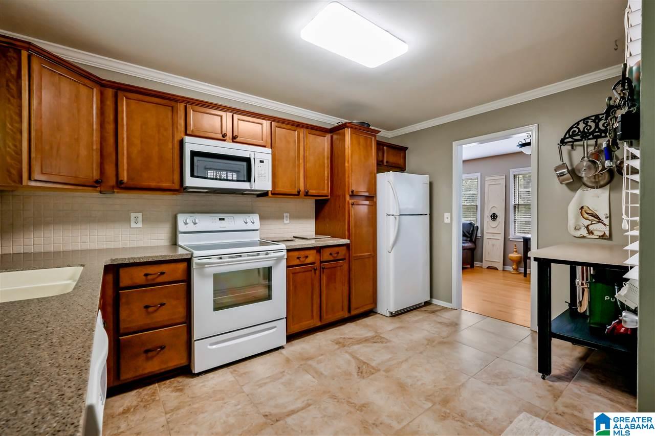 825 Martinwood Road Birmingham, AL 35235 - Photo 8 of 19