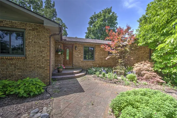 $397,000 | 8837 Hickory Hills Drive, Argenta, IL 62501