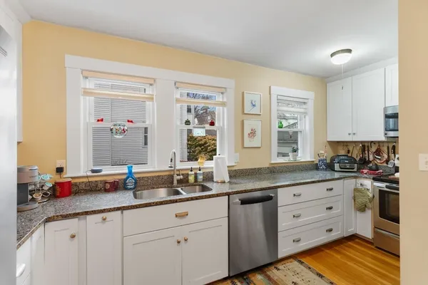 $1,325,000 | 93-95 Poplar Street, Watertown, MA 02472