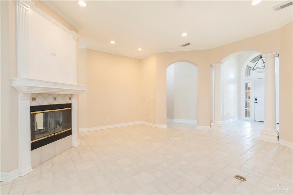 3814 B Shea Weslaco, TX 78596 - Photo 2 of 13