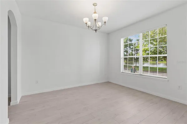 a view of empty room with window