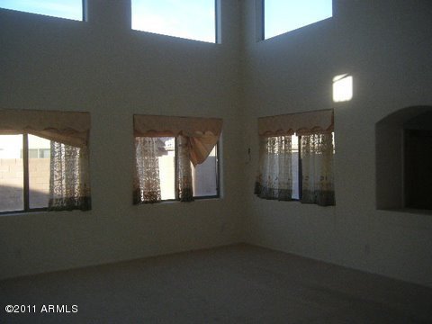 4814 West Ardmore Road Laveen, AZ 85339 - Photo 4 of 13 Living room