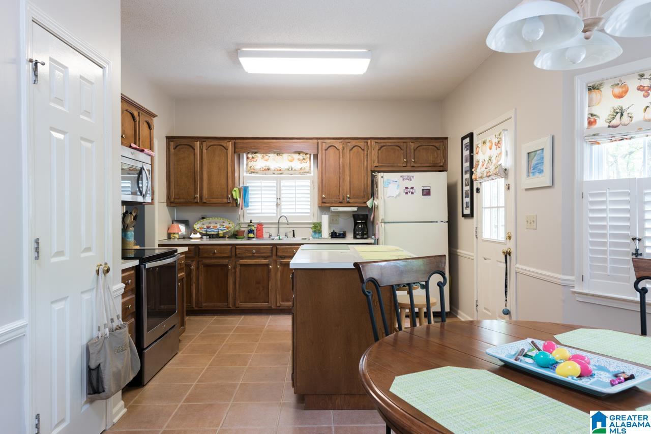 1009 Colonial Drive Alabaster, AL 35007 - Photo 10 of 37