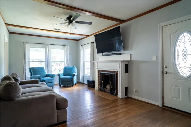 $260,000 | 801 Ave F, El Campo, TX 77437