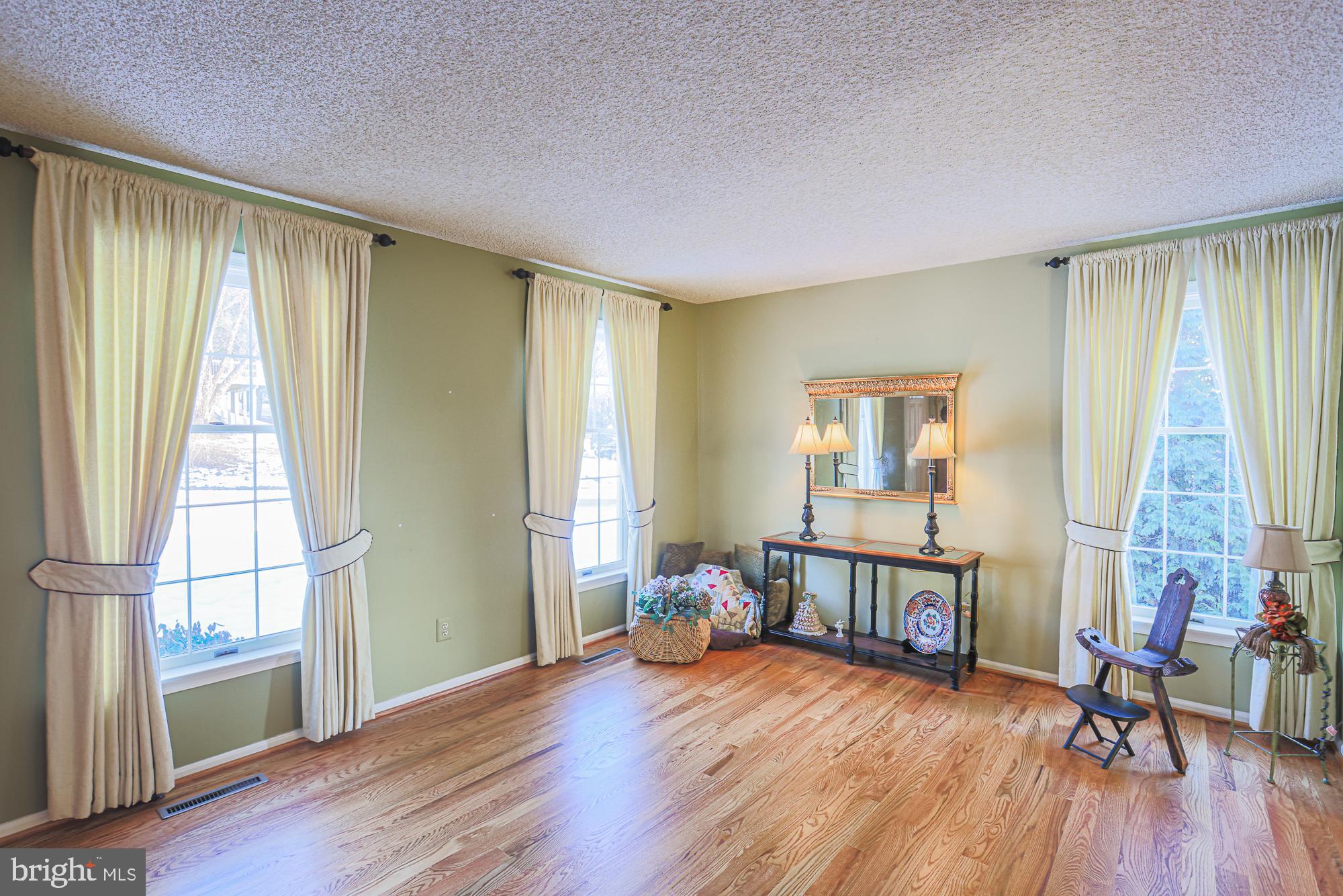 255 Hunters Ridge Road Lutherville-Timonium, MD 21093 - Photo 5 of 44 Living Room