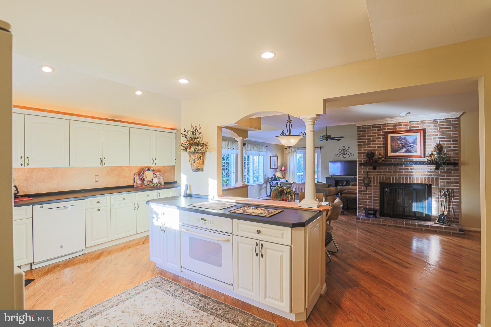 255 Hunters Ridge Road Lutherville-Timonium, MD 21093 - Photo 8 of 44 Kitchen