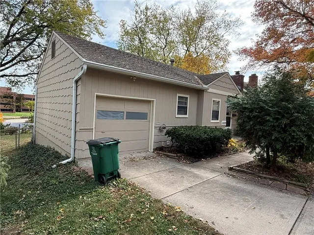 $289,900 | 5529 Granada Lane, Mission, KS 66205