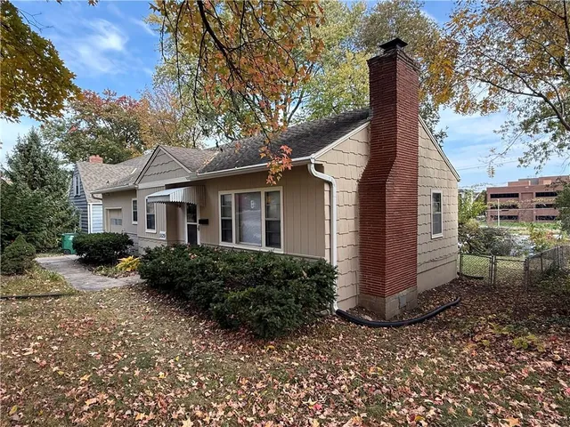 $289,900 | 5529 Granada Lane, Mission, KS 66205