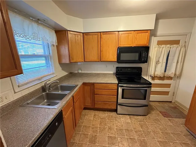 $289,900 | 5529 Granada Lane, Mission, KS 66205