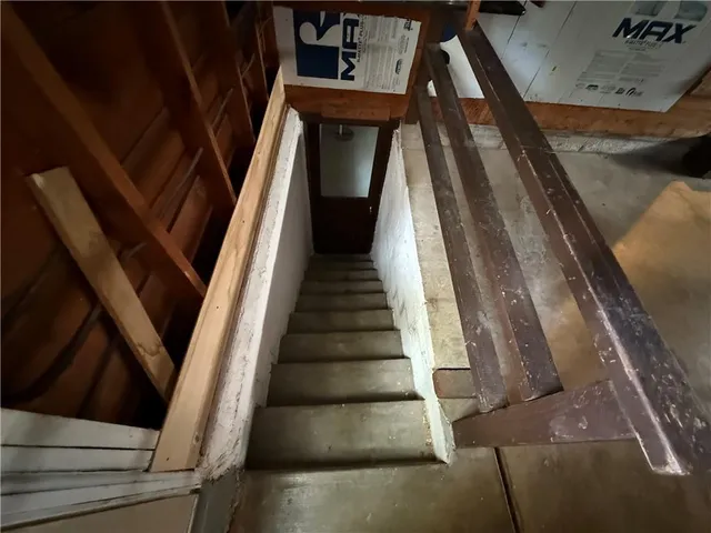 $289,900 | 5529 Granada Lane, Mission, KS 66205