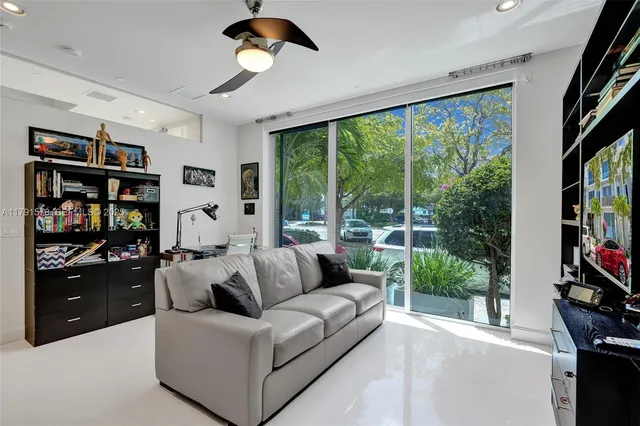 $1,395,000 | 2725 Northeast 1st Street, Pompano Beach, FL 33062