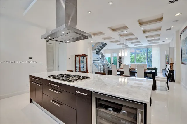 $1,395,000 | 2725 Northeast 1st Street, Pompano Beach, FL 33062