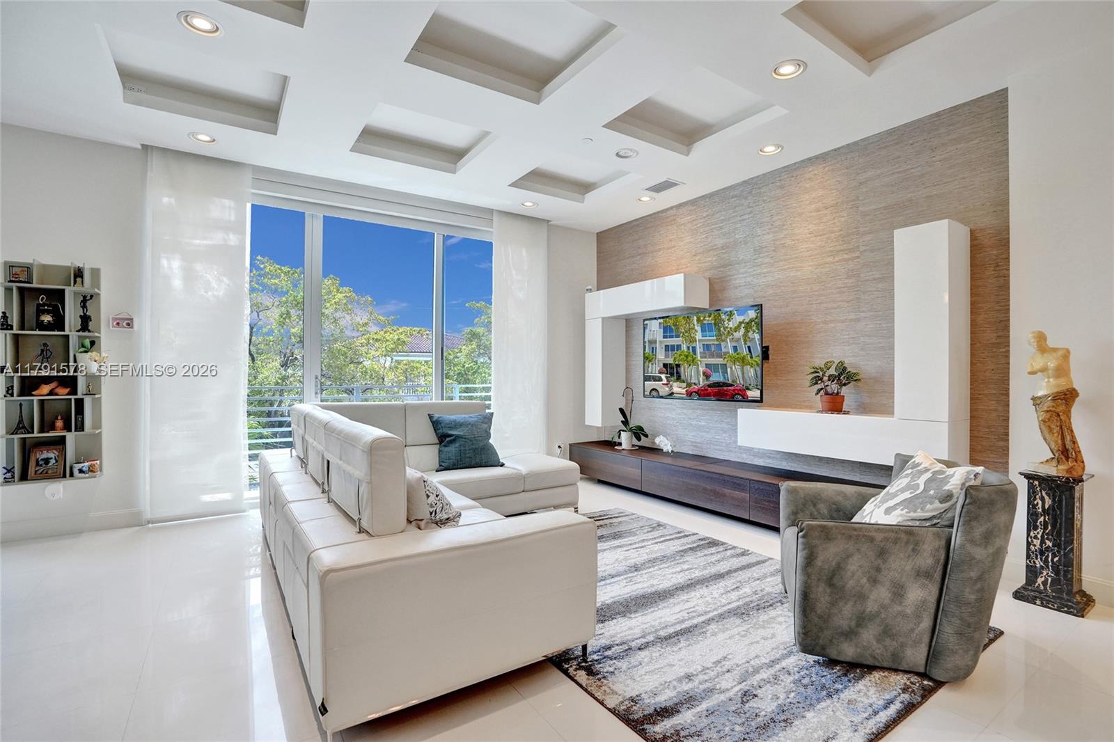 2725 Northeast 1st Street Pompano Beach, FL 33062 - Photo 26 of 59