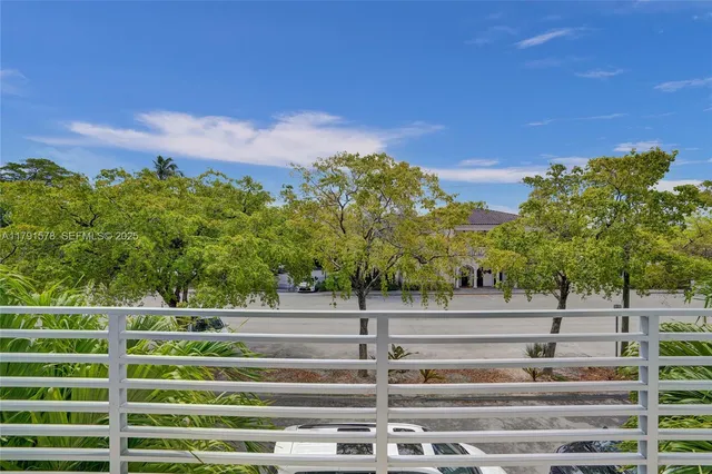 $1,395,000 | 2725 Northeast 1st Street, Pompano Beach, FL 33062