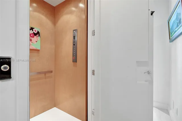 $1,395,000 | 2725 Northeast 1st Street, Pompano Beach, FL 33062