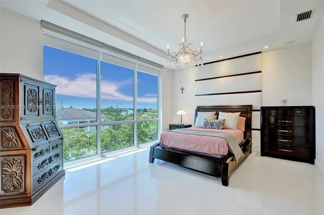 $1,395,000 | 2725 Northeast 1st Street, Pompano Beach, FL 33062