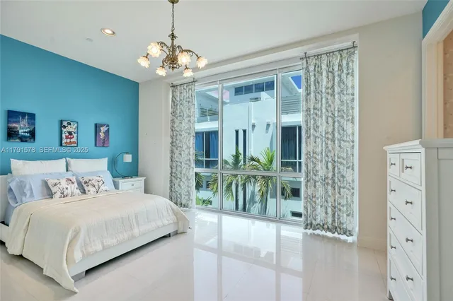 $1,395,000 | 2725 Northeast 1st Street, Pompano Beach, FL 33062