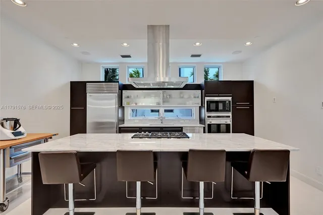 $1,395,000 | 2725 Northeast 1st Street, Pompano Beach, FL 33062