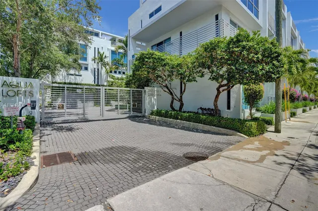 $1,395,000 | 2725 Northeast 1st Street, Pompano Beach, FL 33062