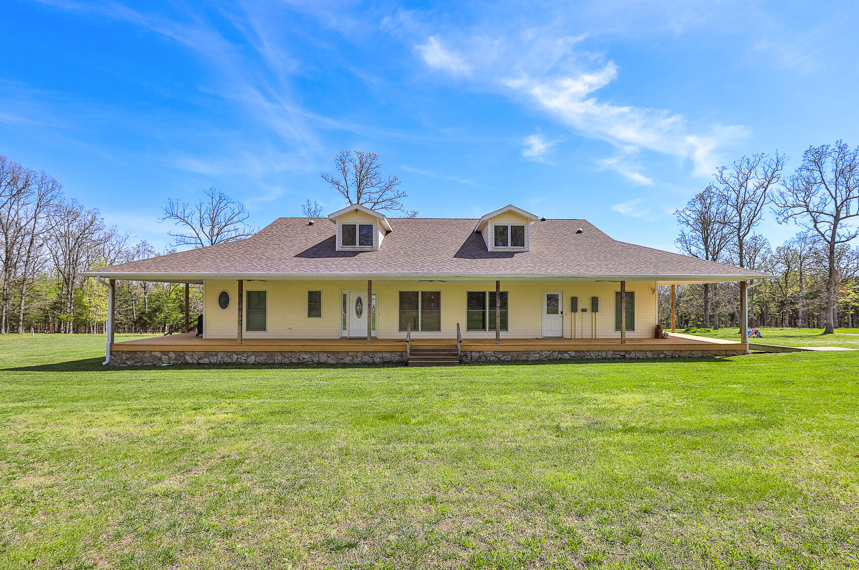 1560 Straight Road Conway, MO 65632 - Photo 1 of 1 7M4A1101 (1)