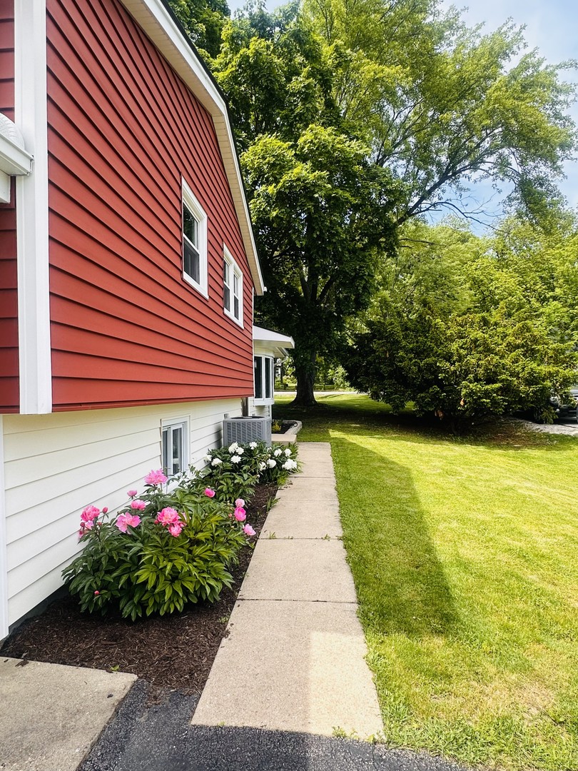 26W447 Harrison Street Wheaton, IL 60187 - Photo 3 of 47