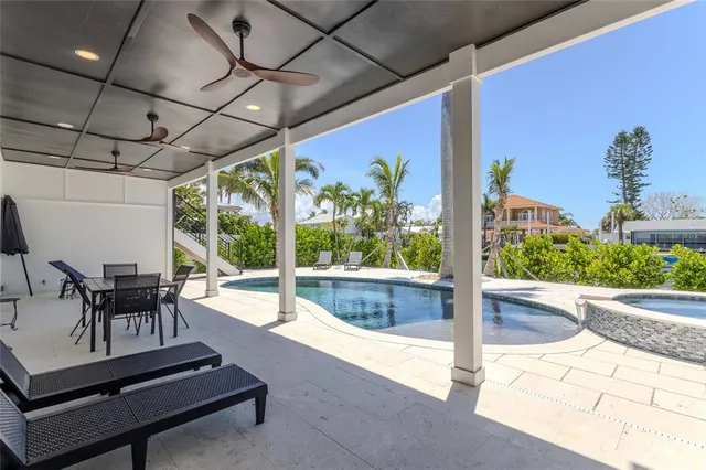 $3,230,000 | 405 28th Street, Holmes Beach, FL 34217