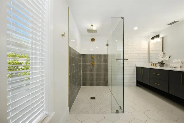 $3,230,000 | 405 28th Street, Holmes Beach, FL 34217