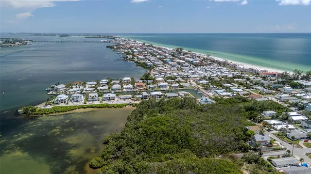 $3,230,000 | 405 28th Street, Holmes Beach, FL 34217