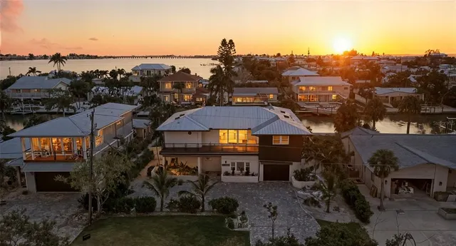 $3,230,000 | 405 28th Street, Holmes Beach, FL 34217