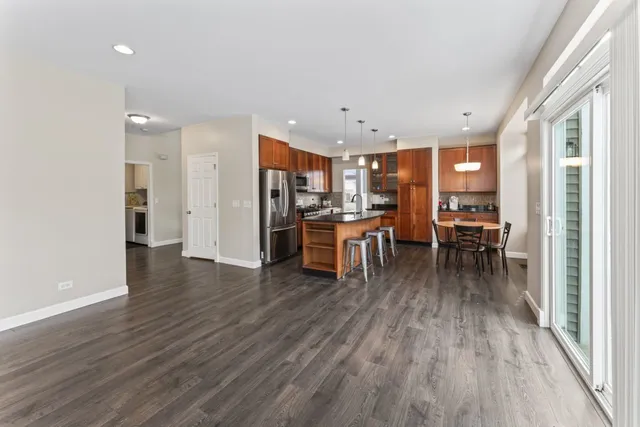 $475,000 | 1108 Heavens Gate, Lake In The Hills, IL 60156