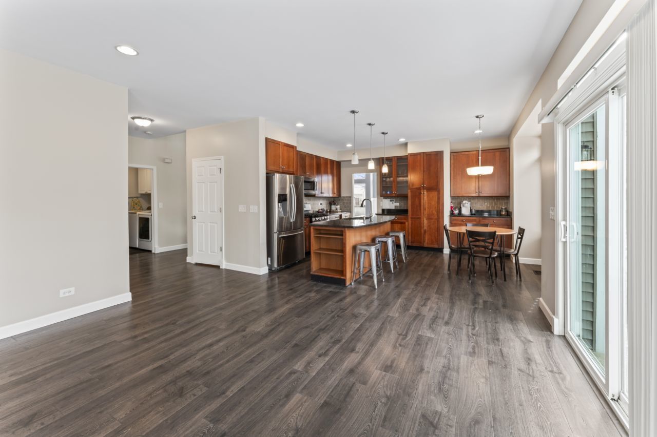 1108 Heavens Gate Lake In The Hills, IL 60156 - Photo 15 of 40