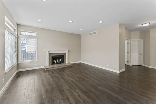 $475,000 | 1108 Heavens Gate, Lake In The Hills, IL 60156