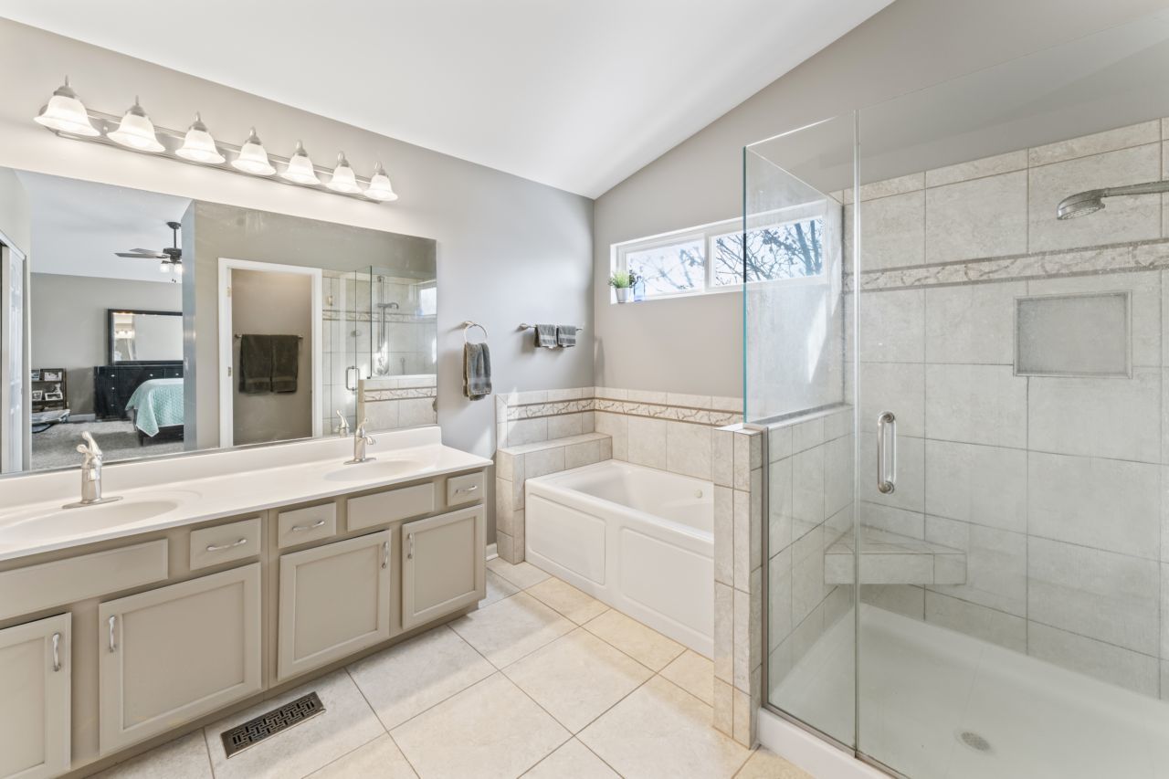 1108 Heavens Gate Lake In The Hills, IL 60156 - Photo 25 of 40