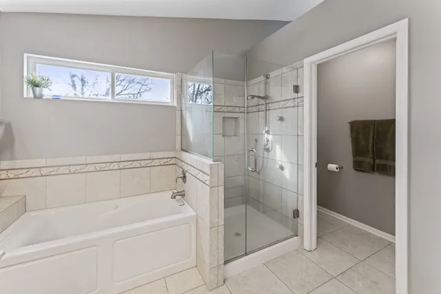 $475,000 | 1108 Heavens Gate, Lake In The Hills, IL 60156