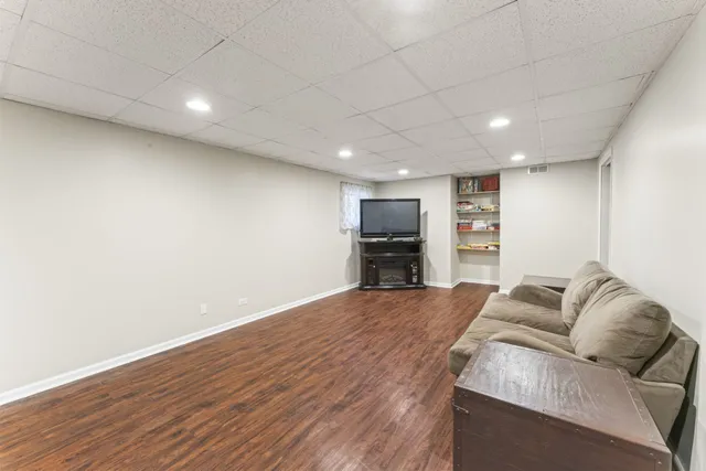 $475,000 | 1108 Heavens Gate, Lake In The Hills, IL 60156